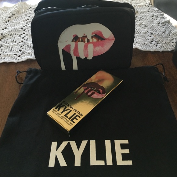 Kylie Birthday Edition Matte Lipkit in Leo