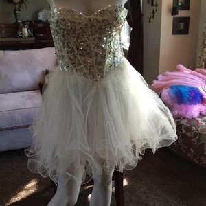 !SOLD! Stunning White Homecoming Dress