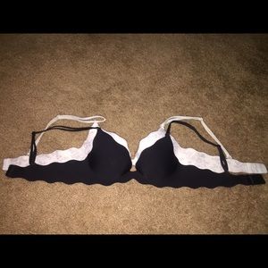 Two Victoria's Secret bras!!💗🎀