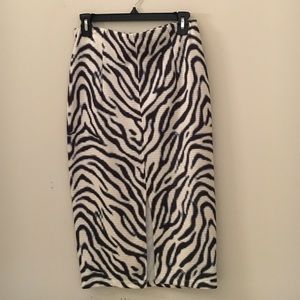 Patterned pencil skirt
