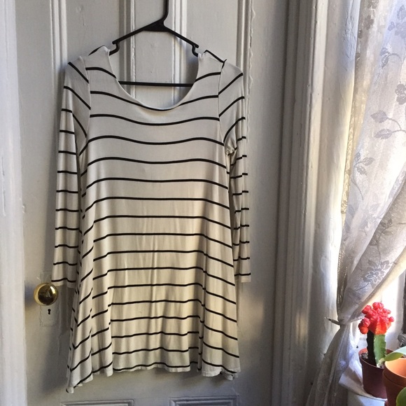 Scoop back long sleeve BW stripe trapeze dress