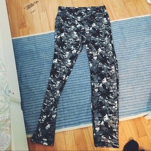 Black and white camouflage athletic pants !