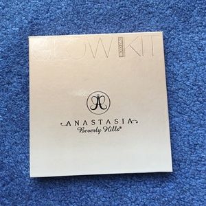 Anastasia Beverly Hills Glow Kit | That Glow