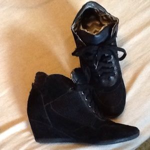 Black "Rampage" heels