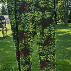 Lularoe Bigfoot Sasquatch T&C leggings