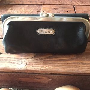 Black fossil wallet