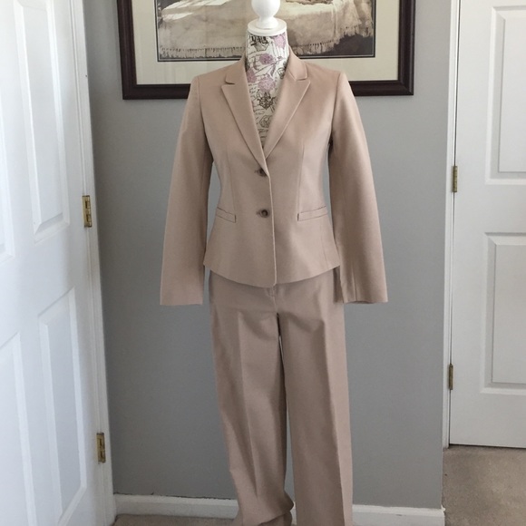 SOLD locally Ann Taylor Pant Suit - separates too! - Picture 1 of 4