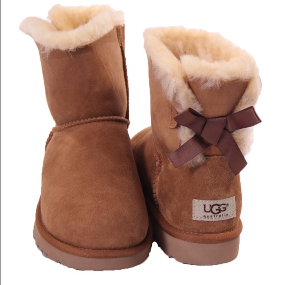 Ugg mini Bailey bows