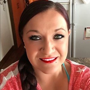 Meet your Posher, Cierra