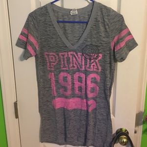 VS PINK v neck tshirt