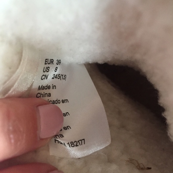 H&M Ugg Inspired Boots - Picture 4 of 4