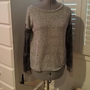 SOLD Vintage Havanna Size Medium Long Sleeve Swtr