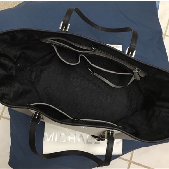 Michael kors tote - Picture 2 of 2