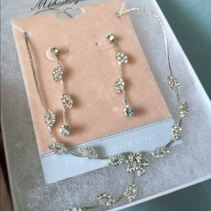 💎NWT Earrings & Necklace set💎