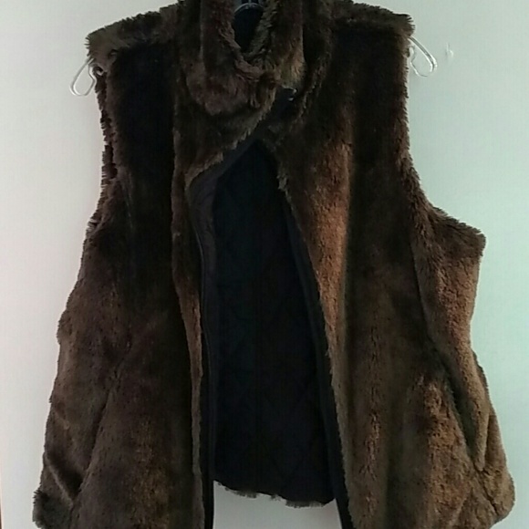 Reversible fur vest