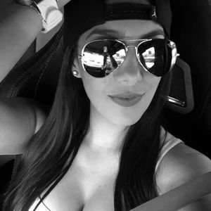 Meet your Posher, Raquel