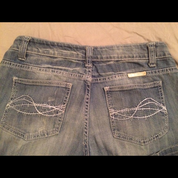 Cowgirl Tuff Hippie W:28 L:33