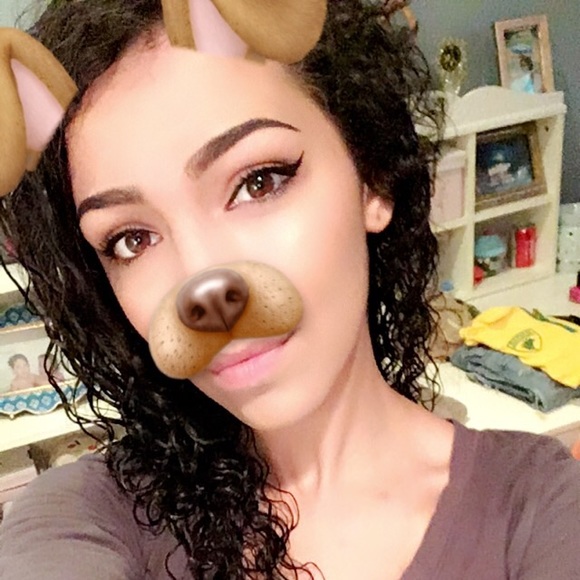 Meet your Posher, Anisa
