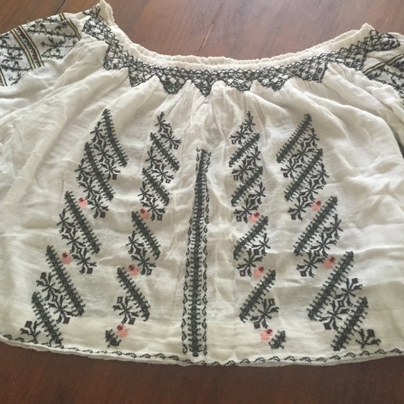 Free People off-the-shoulder top - Picture 2 of 3