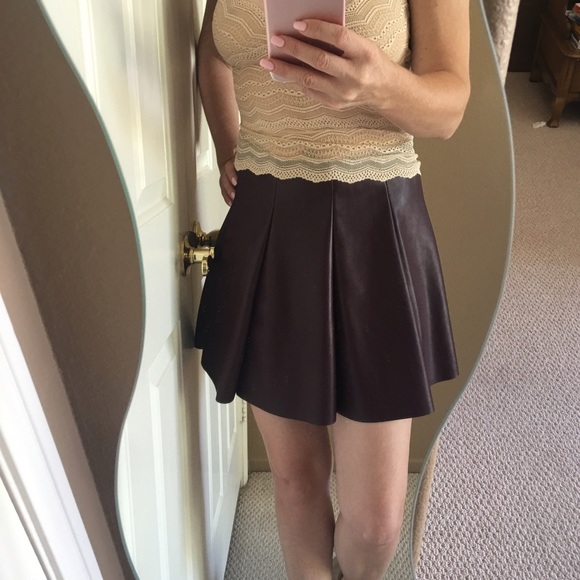 🎉HP!!🎉NWT Plum Colored Vegan Leather Skirt - Picture 4 of 4
