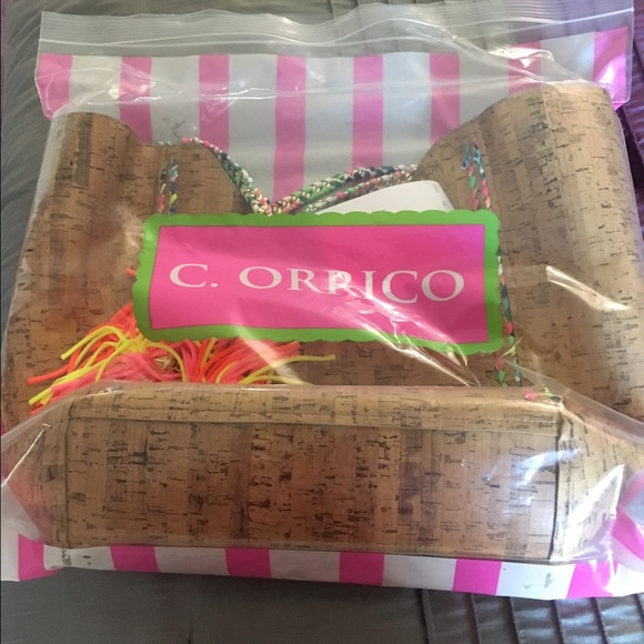 💗SOLD💗 Lilly Pulitzer Exotic Garden Tote - Picture 3 of 3