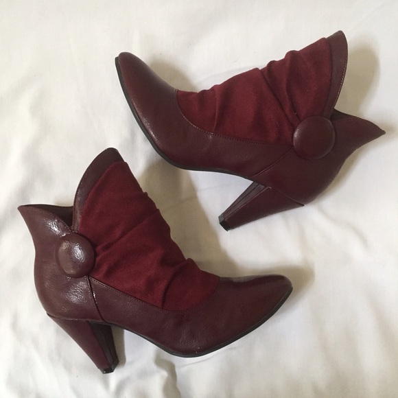 Brand new burgundy boots