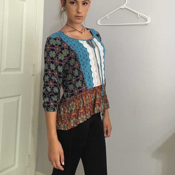 Pretty blouse - Picture 2 of 4