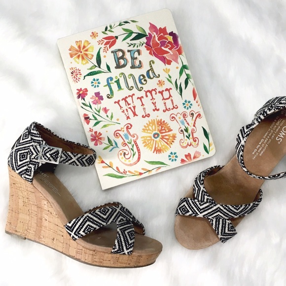 Toms Shoes - NWOT TOMS Espadrille