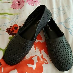 BCBG Black Leather Slip On sz 8