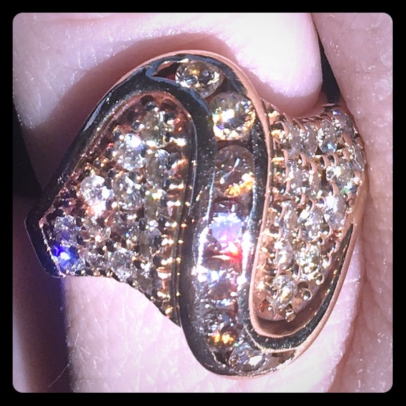 Jewelry - Truly exquisite diamond cocktail ring