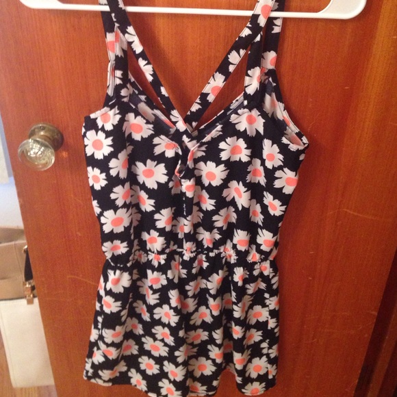 Romper - Picture 2 of 3