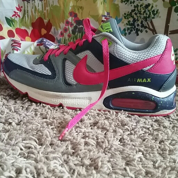 WOMEN'S NIKE AIR MAX SIZE 10! Great Condition!