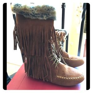 Fur lined Fringe boot