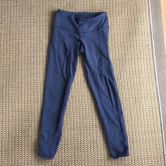 Lululemon navy crop pants