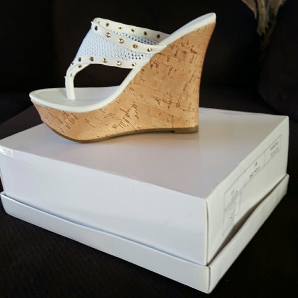 Shoe - Picture 2 of 2