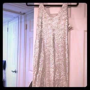 Silver v-neck sequined cocktail dress