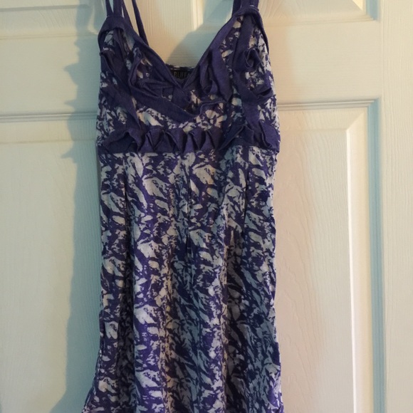 Cute tank top. Tied back