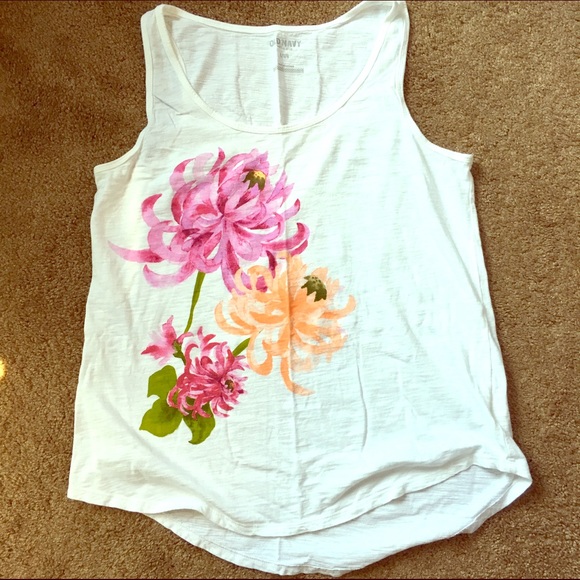 Old Navy light weight tank top - Picture 1 of 3