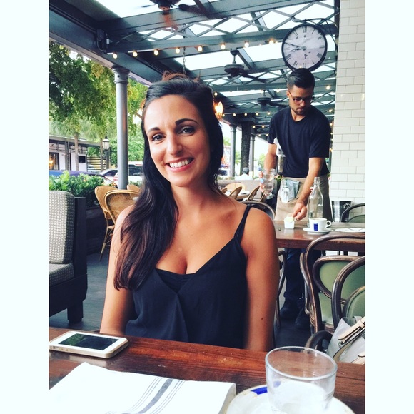 Meet your Posher, Stephanie - Picture 1 of 1