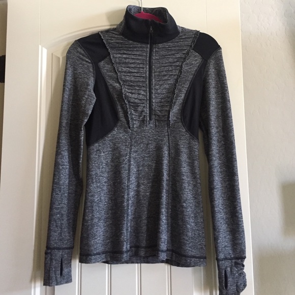 Lululemon runner pullover size 4