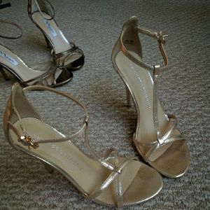 Chinese Laundry Live Show Gold pumps