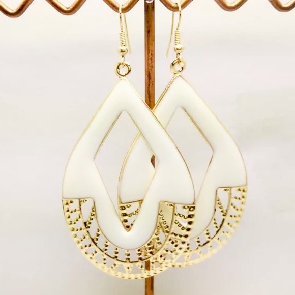 WHITE & GOLD BOHO EARRINGS - Picture 1 of 2