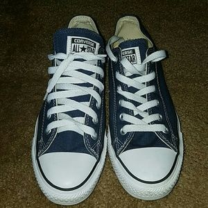 All-star Converse sneakers, men 6= women 8