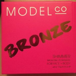 Model co. Shimmering Bronzer for face+body