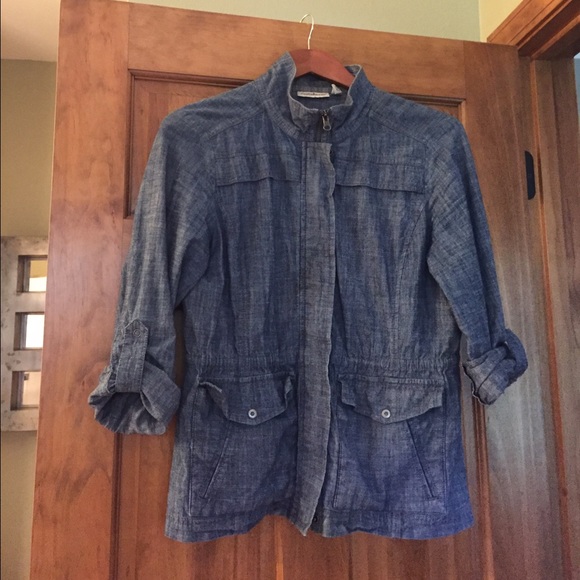 🎉HP 9/29/16🎉Denim Shirt Jacket - Picture 2 of 4