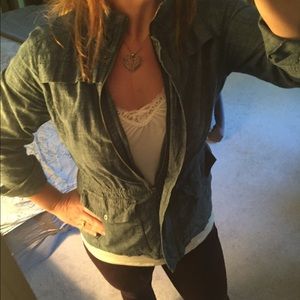 🎉HP 9/29/16🎉Denim Shirt Jacket