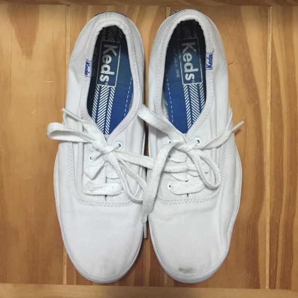 White keds size 7
