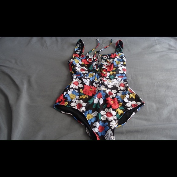 Zara Printed Swimsuit With Tie Lace Front Size MEDIUM /& LARGE