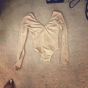Front and back V-neck nude body suit nwot