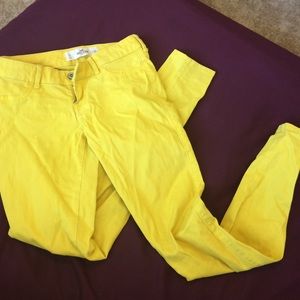 Hollister yellow skinny jeans